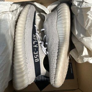 Yeezy 350 boost sneaker Size 10 HP7870
